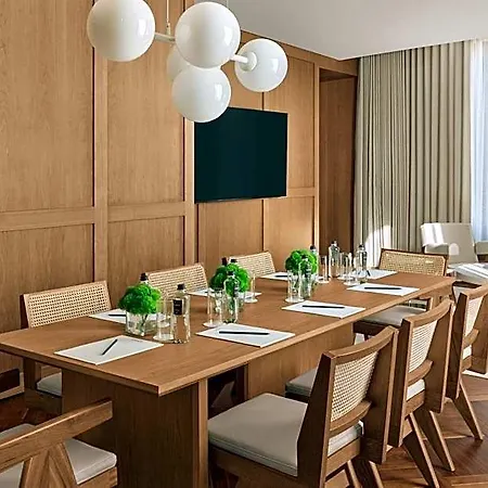 The Edition Hotel 5*
